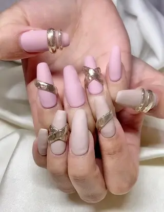 ネイル マツエク・マツパ アイブロウ Nail&eye Belire 新宿のネイルデザイン