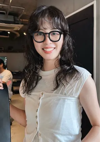 セミロング パーマ 前野 日奈のヘアスタイル