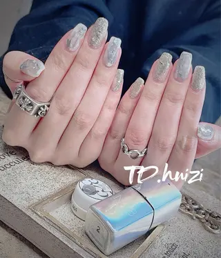 ミディアム めぐみのネイルサロン スタッフ練習のネイルデザイン