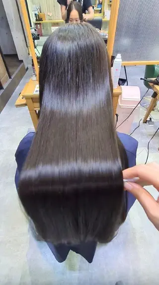 セミロング パーマ カラー ヘアセット✨髪質改善 ✨臼井直子のヘアスタイル