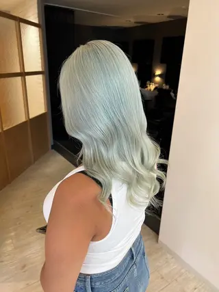 ロング レイヤー/くびれ/ 縮毛/チェレ金剛のヘアスタイル