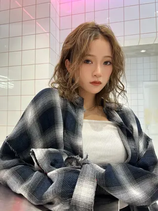 ミディアム カラー 色気レイヤースタイル 洒落色気ヘアマサトのヘアスタイル