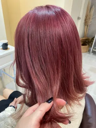 ミディアム カラー オタク美容師🎮 AKARIのヘアスタイル