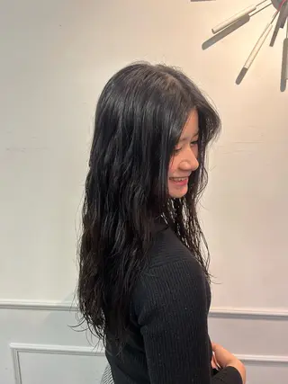 ロング パーマ デザインカラー🌈 メイク💄ヒカリ🌟のヘアスタイル