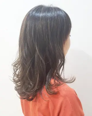 セミロング カラー しらはま ようこのヘアスタイル