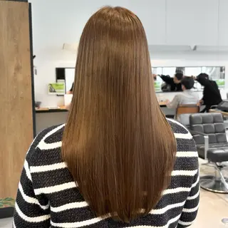 ロング カラー 金本麗美　ボブパーマ グレージュ/オリーブのヘアスタイル