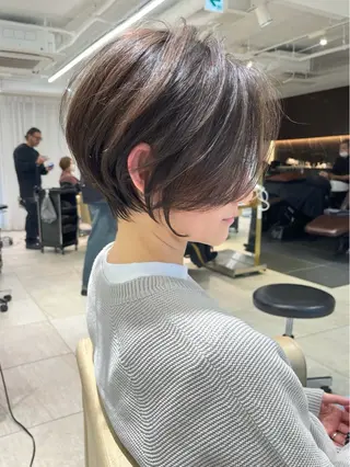 ショート 襟足でお悩みの方✂︎ くびれ職人ハシモトのヘアスタイル