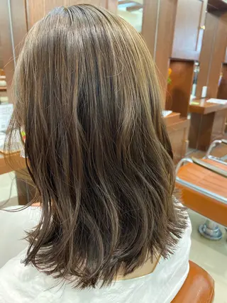 ミディアム カラー 長谷川 礼子のヘアスタイル