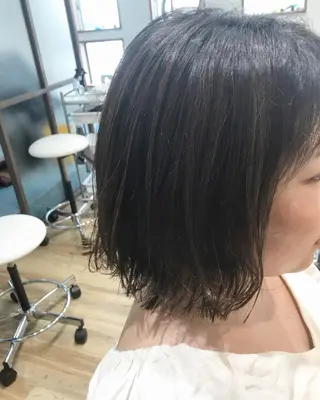 ショート カラー 稲荷 友美のヘアスタイル