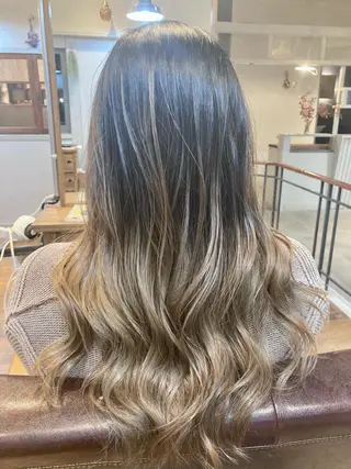 ロング タカツド ユウキのヘアスタイル