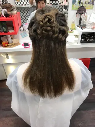 ロング ヘアアレンジ 岩谷/ブリーチ 🪽透明感カラーのヘアスタイル