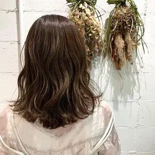 ミディアム ayano ．のヘアスタイル