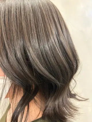ミディアム カラー Dali manaのヘアスタイル