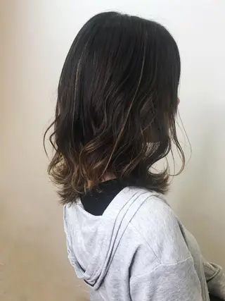 ミディアム カラー 湯浅 了一のヘアスタイル