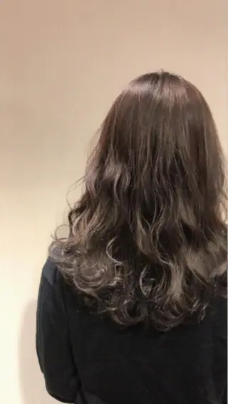 セミロング カラー パーマ ヘアアレンジ 【mokuオーナー】 ちはるのヘアスタイル