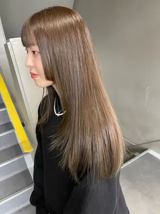 ロング カラー 💓パーマ，💗 レイヤーカットのヘアスタイル