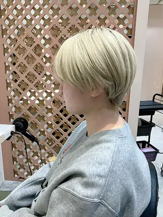 ショート カラー 川間 将彦のヘアスタイル