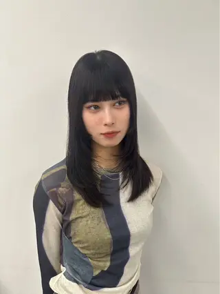 セミロング カラー ヘアアレンジ 🎀RIN🎀 縮毛矯正🩶暗髪のヘアスタイル