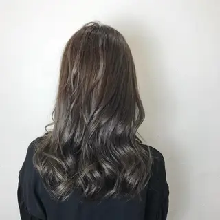 セミロング カラー ヘアアレンジ 髪質改善池袋𓊆 大士𓊇ダブルカラーのヘアスタイル