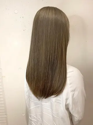 ロング shiori ﾍﾞｰｼﾞｭｶﾗｰのヘアスタイル