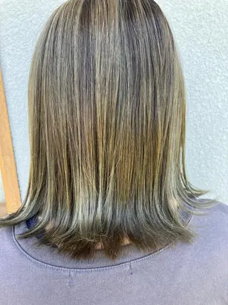 セミロング 鈴木 香哉子のヘアスタイル