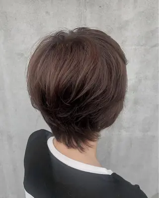 ショート カラー 佐藤 美聡のヘアスタイル