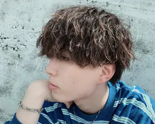 ミディアム パーマ メンズ 飛田 優のヘアスタイル