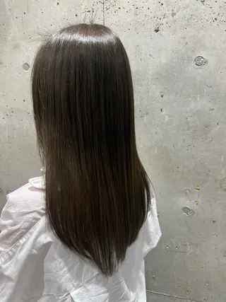 セミロング カラー 畑中 香穂のヘアスタイル