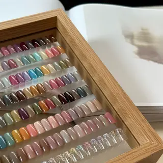 ショート カラー ネイル マツエク・マツパ アイブロウ ar. harajukuのネイルデザイン