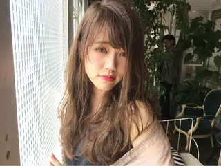 ロング 横浜ブリーチムラ直し ハイトーン/ブリーチのヘアスタイル