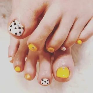 ネイル R ...Rの眉毛・アイブロウイメージ