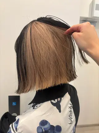 ミディアム ブリーチカラー×レイ ヤー/SHIZUKUのヘアスタイル