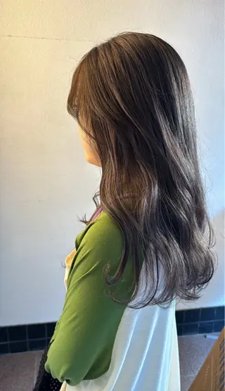 ロング カラー attrait茅ヶ崎 関根美歩のヘアスタイル