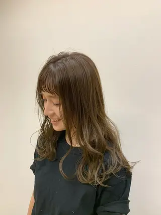 ミディアム 鈴木 まりやのヘアスタイル