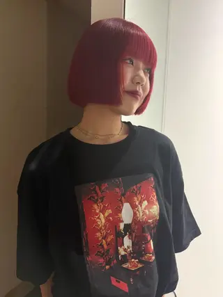 ショート カラー BURROW うえみ 寿々のヘアスタイル
