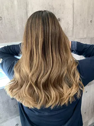 セミロング yoshihara yuukiのヘアスタイル