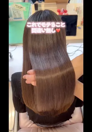 セミロング 鈴木 優里花のヘアスタイル