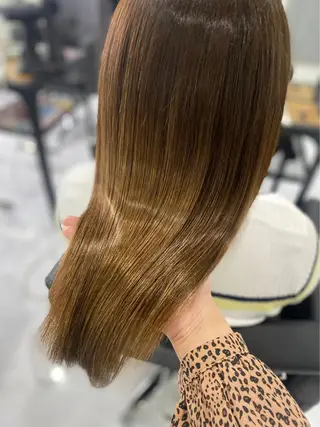 セミロング カラー レイヤー×艶髪特化 マネージャー安藤光司のヘアスタイル