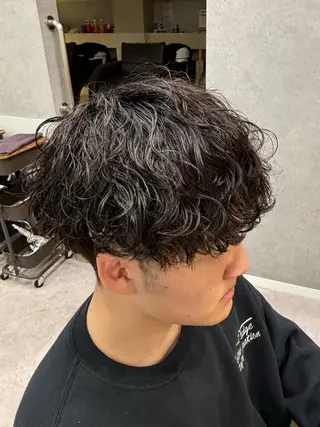 パーマ メンズ メンズパーマ、スパ イキー、上野星也のヘアスタイル