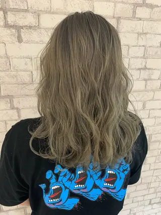 セミロング カラー ✂️小顔カット✂️ 山本有紀のヘアスタイル