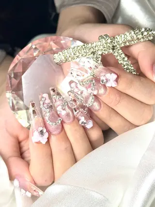ネイル ルシイ🎀新宿長さ 出しパーツ専門店のネイルデザイン