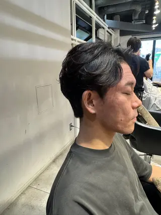 ミディアム パーマ メンズ 似合う髪型が 分からない方へのヘアスタイル