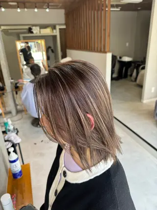 ミディアム カラー 川筋 桃果のヘアスタイル