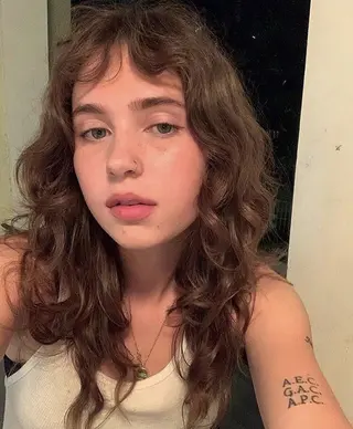 セミロング パーマ ✴︎UNU ✴︎モエカのヘアスタイル