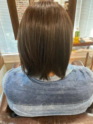 ショート カラー 沖田 舞衣のヘアスタイル