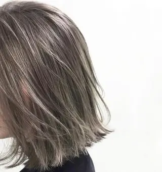 ショート カラー ニシキオリ ユウキのヘアスタイル