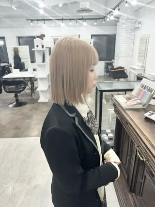 ミディアム カラー SALOWIN札幌大通り所属・札幌ブリーチカラー/ ダブルカラー/ドイのヘアスタイル