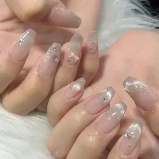 ネイル LAVISH nanamiのネイルデザイン