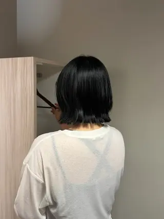 ショート NAVY 橋本心 縮毛矯正のヘアスタイル