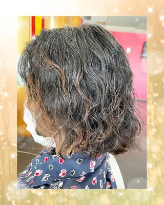 ミディアム パーマ 美容室ARKS 黒田杏奈のヘアスタイル